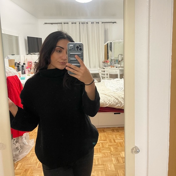 Black turtleneck sweater - Picture 3 of 5
